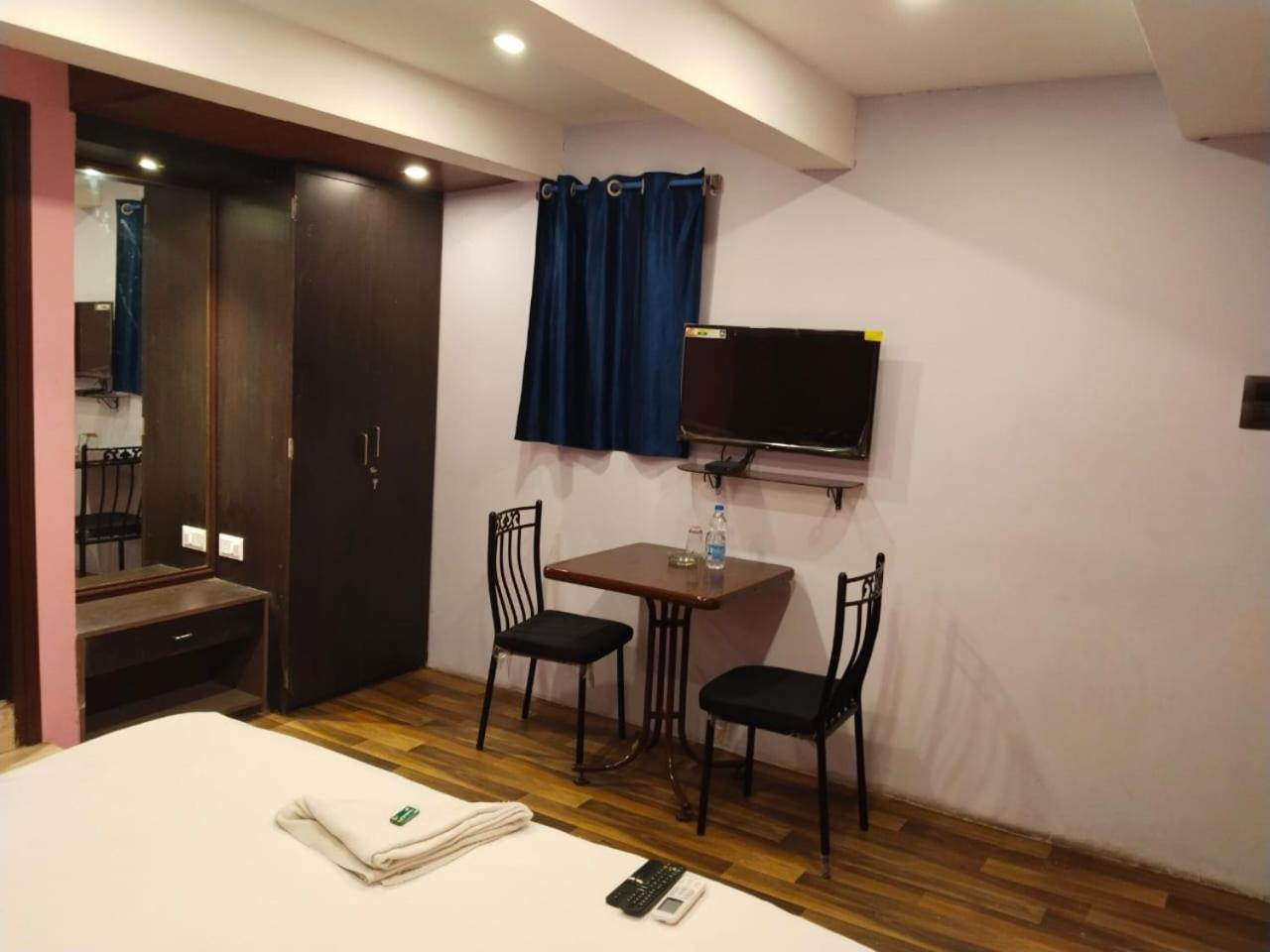 Hotel Ucs Kolkata Eksteriør bilde