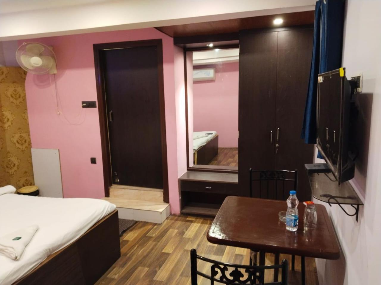 Hotel Ucs Kolkata Eksteriør bilde