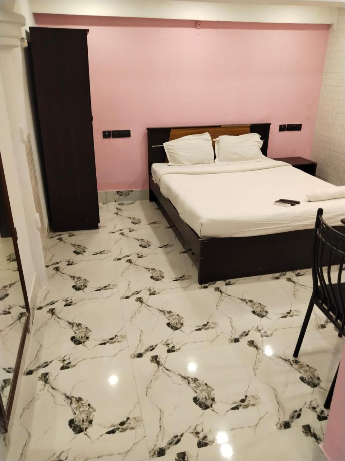 Hotel Ucs Kolkata Eksteriør bilde